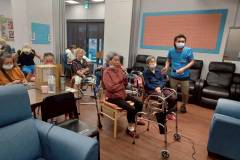 LINE_ALBUM_11488下午歡唱（怡文奶奶自拿麥克風）_250904_1