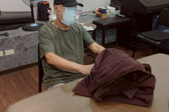 LINE_ALBUM_812-矇眼穿衣褲_250904_1